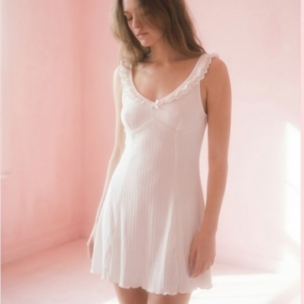 White Feminine Ruffle Collar Dress